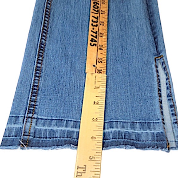 G.I.L.I Flared Leg Medium Wash Raw Hem Ankle Slit Jeans Size 16 EUC! - Picture 5 of 13